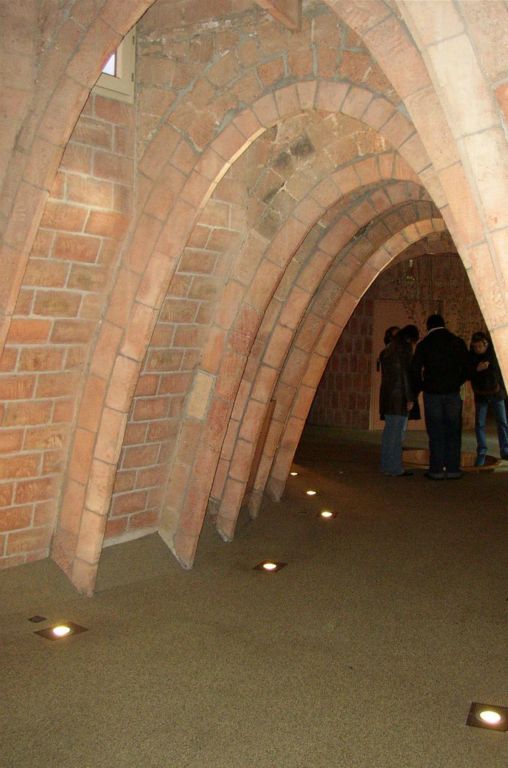 Voutes paraboliques dans la Casa Mila