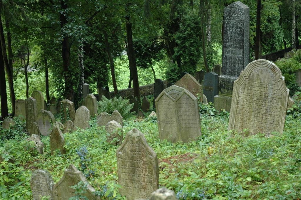 le cimetière juf de Trebic (Moravie du sud)