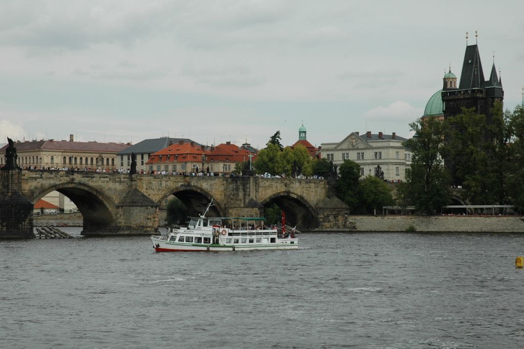 le pont Charles vu de l'ile Kampa