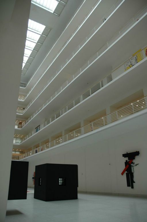 le musée d'Art Moderne (style fonctionnaliste)