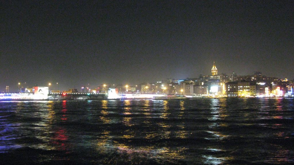 Vue sur l'autre rive de la Corne d'Or depuis Eminomü