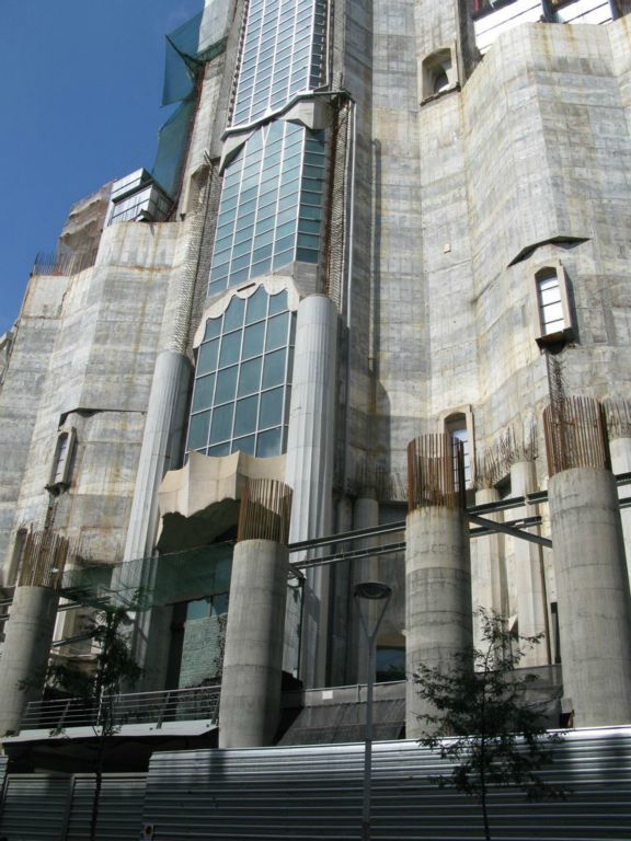Façade de la Gloire, en cours de construction
