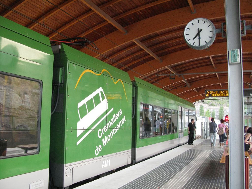 Descente vers le parking avec le petit train à crémaillère