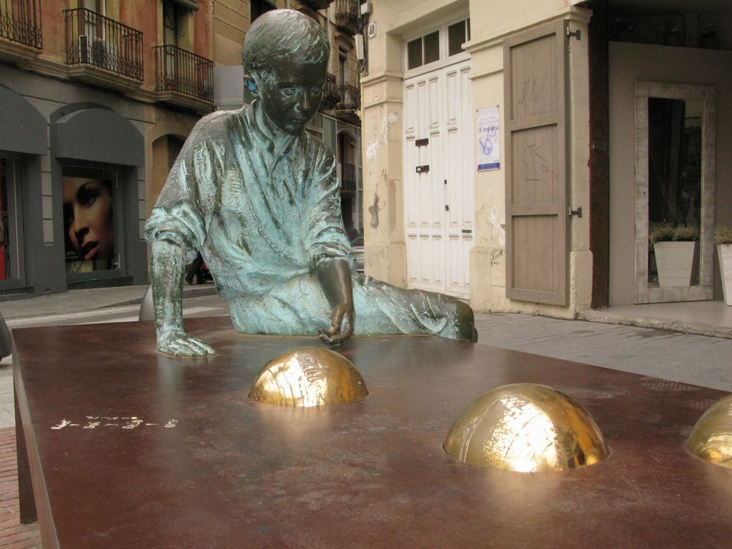 Sculpture de Gaudi, enfant
