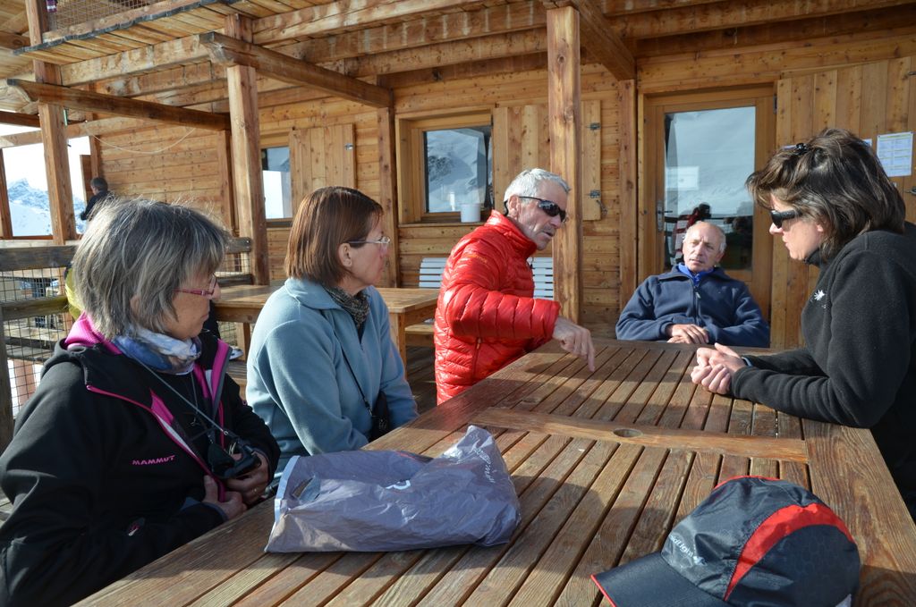 Tous attentifs aux explications de Serge