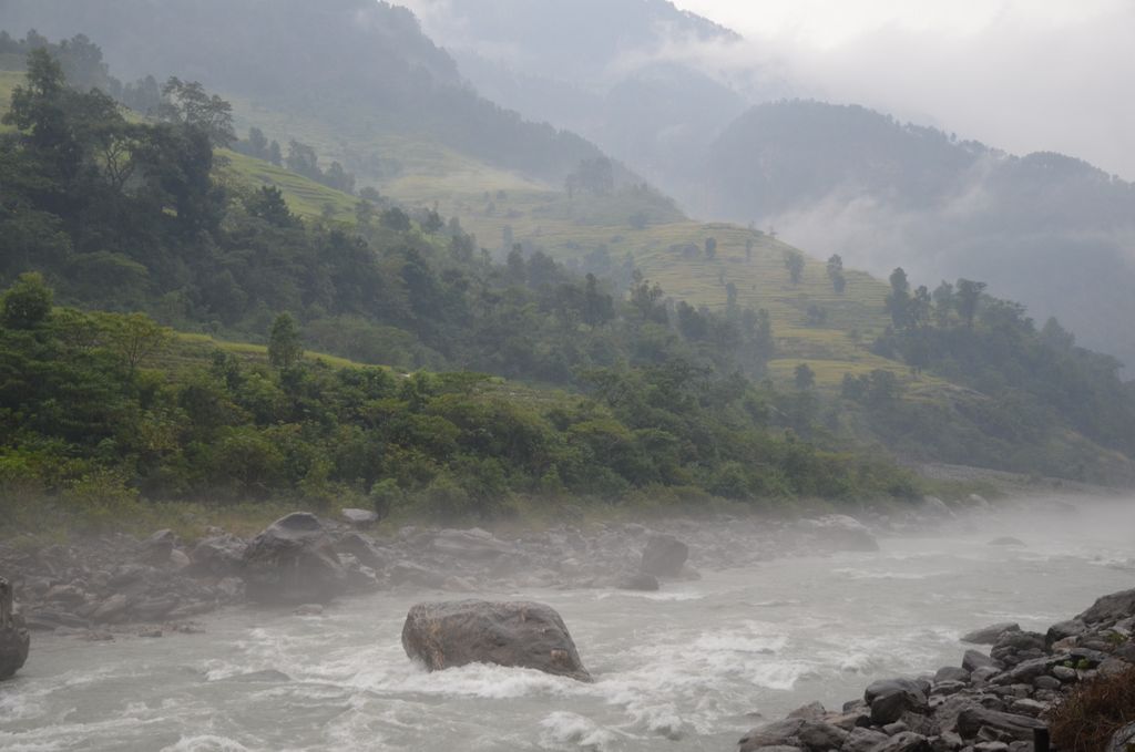 Le camp est au bord de la Bhuri Gandaki