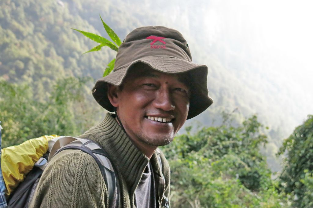Suraj, avec une branche de chanvre indien au chapeau !