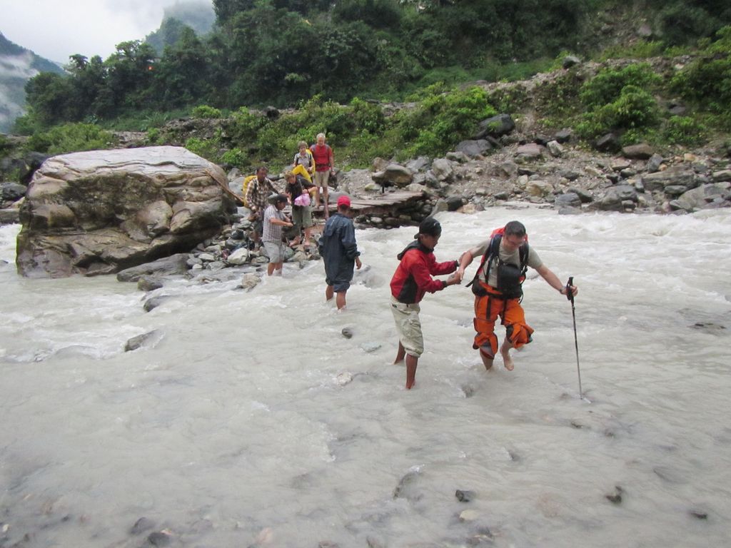 Traversée de la Machha Khola