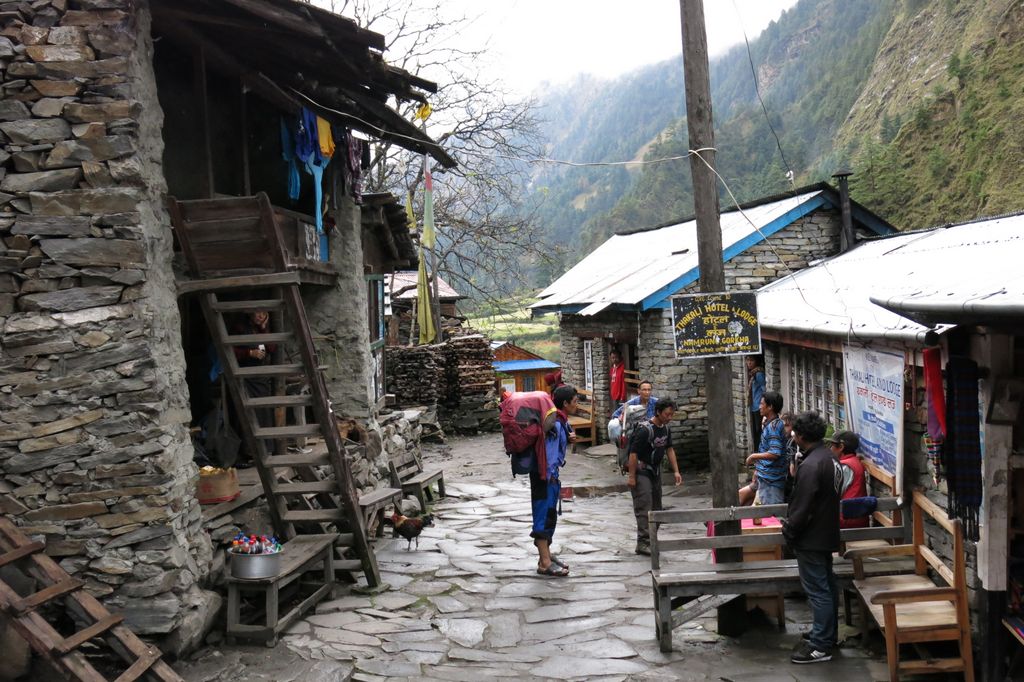 Arrivée au village de Namrung, très typique