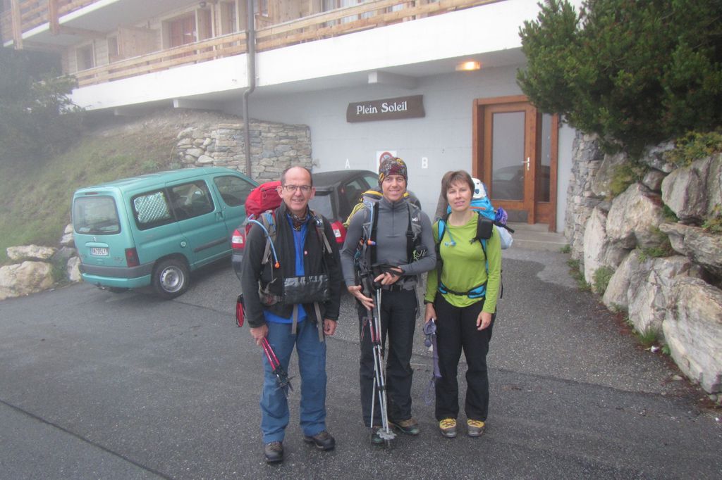 Brouillard à Plein Soleil. C'est parti pour 5 jours de rando alpine à partir de St Luc