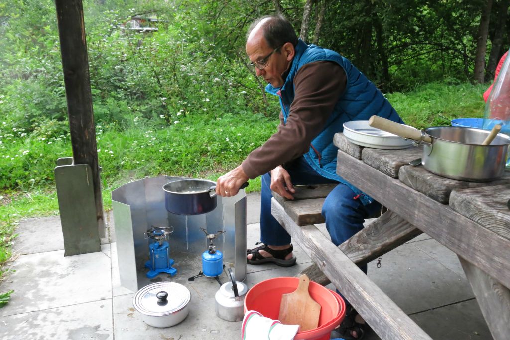 Attention ! Il va falloir choisir un des deux camping-gaz  