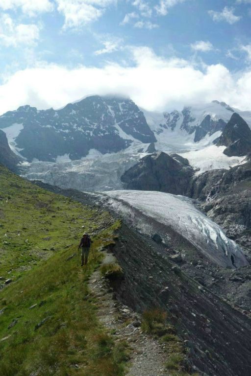 Descente le long de la moraine