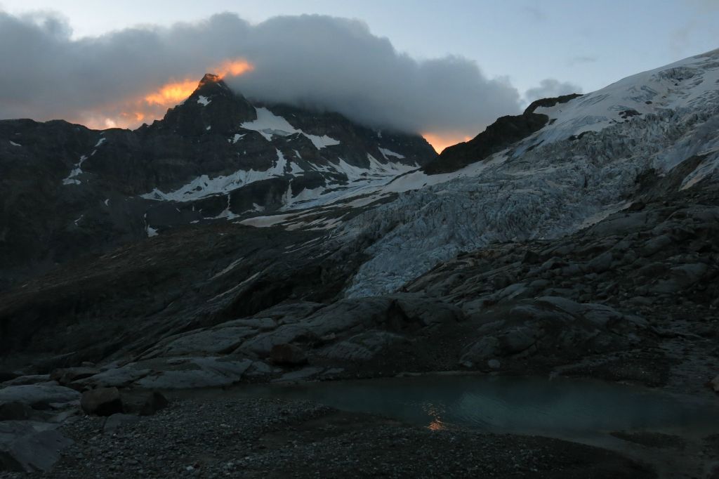 D'abord la remontée de la moraine