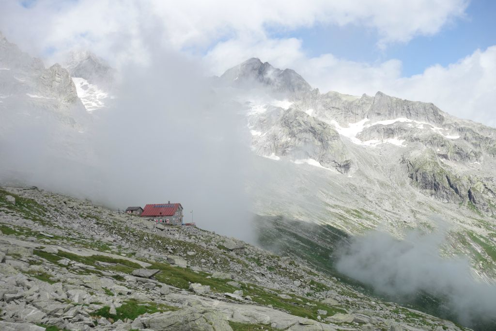 Approche du refuge, avec un superbe panorama