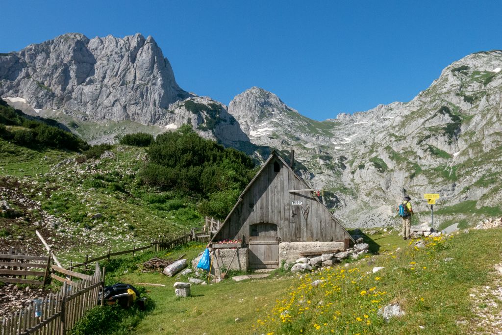 Voici le petit refuge de Lokvice où il semblerait que la seule chose que l'on puisse trouver est de la bière !