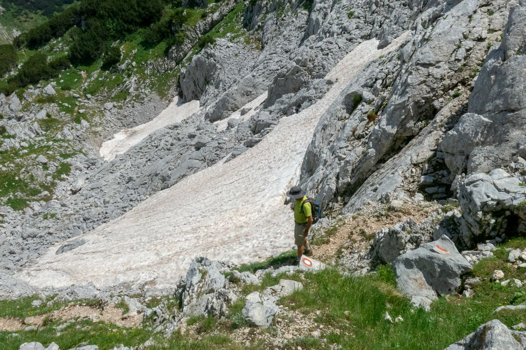 Même avec cette très forte chaleur, il reste des névés