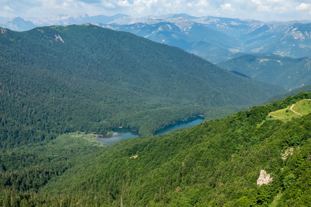 Depuis le belvédère, vue sur les lacs Brogradsko