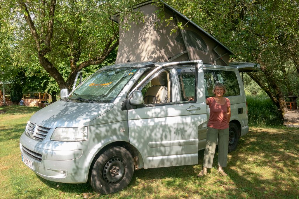 Nous contournons Podgorica, dépassons Niksic et nous arrêtons à notre camping tout aussi "privatif " qu'à l'aller !